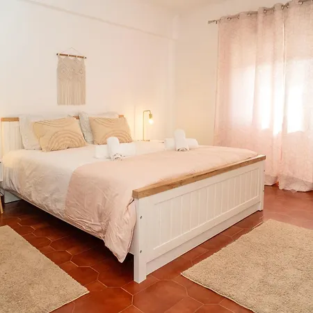 Dolceplace - Near The With Balcony & Sea View Sesimbra