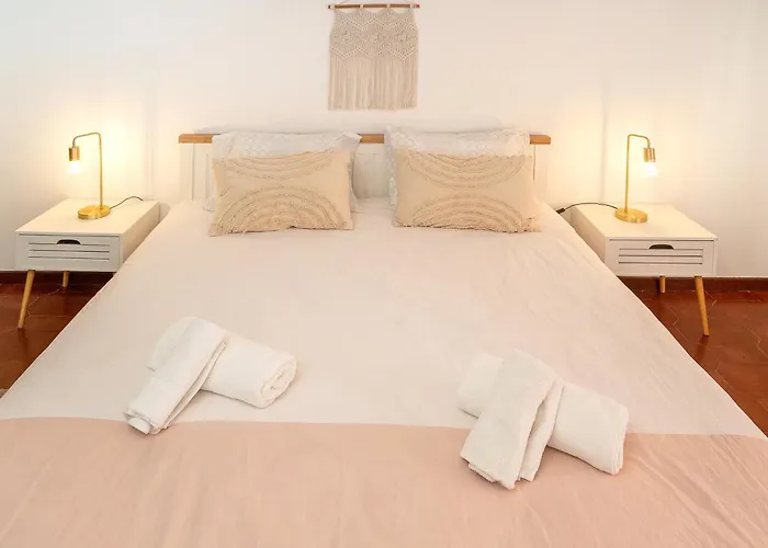 Dolceplace - Near The With Balcony & Sea View * Sesimbra