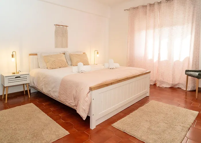 Dolceplace - Near The With Balcony & Sea View Sesimbra
